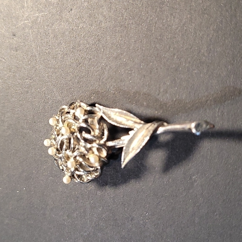 Vintage Pearl Flower Brooch